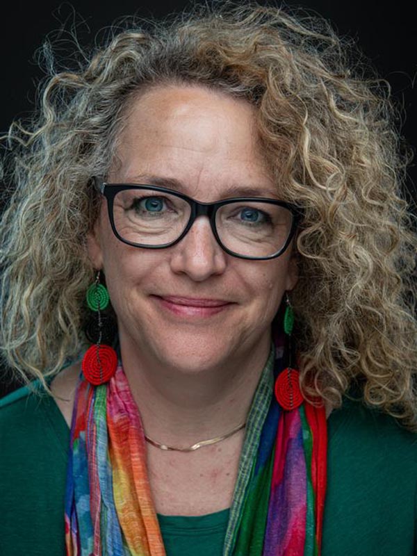 Annelies  Lovell